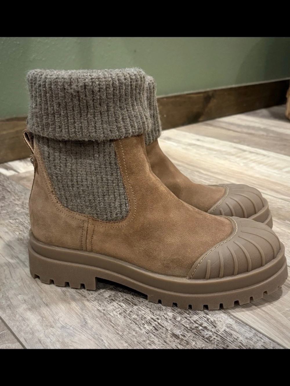 Sam Edelman Steele brown suede ankle bootie knot cuff lug sole